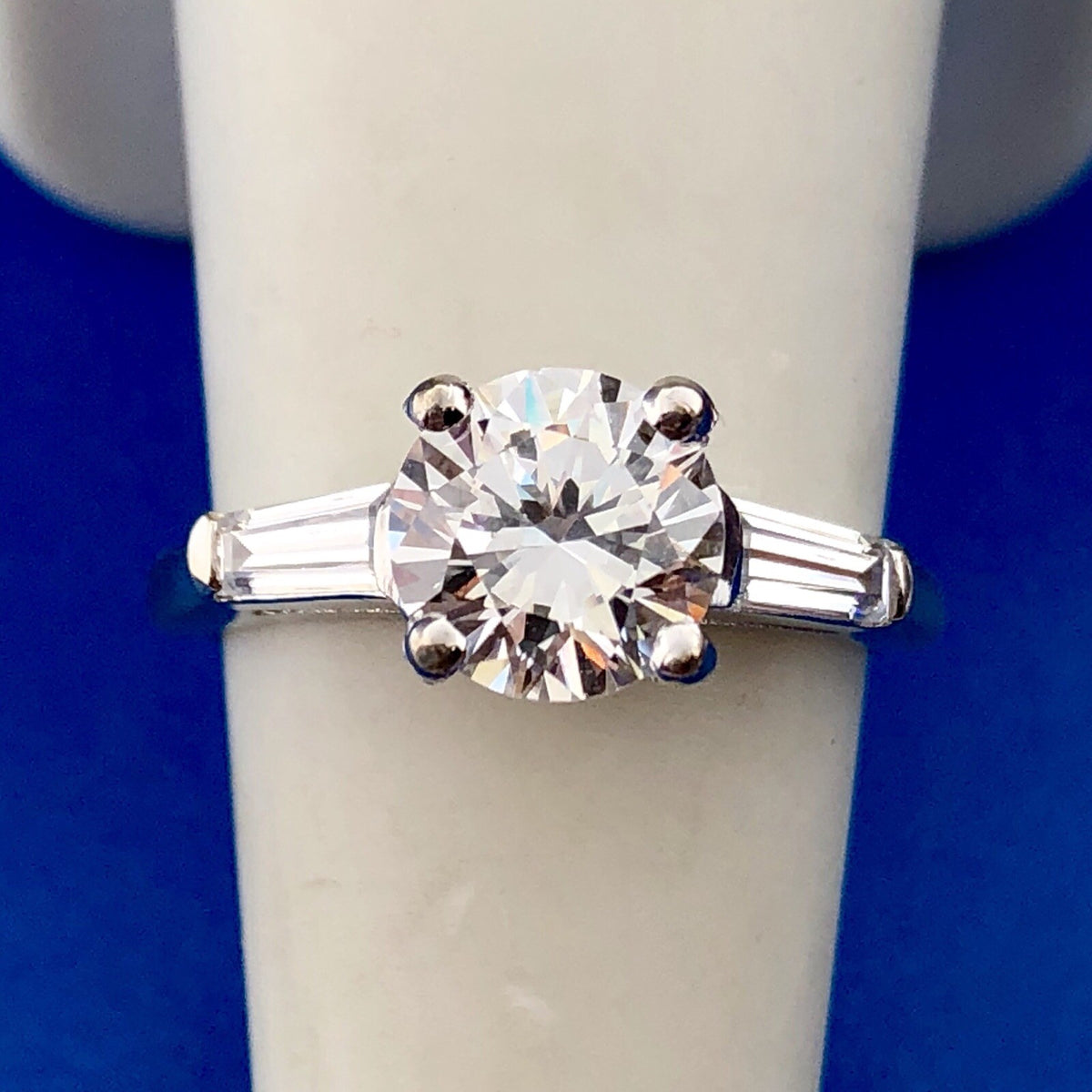 Stunning 14K White Gold Cubic Zirconia CZ Solitaire W/Accents  Engagement Ring