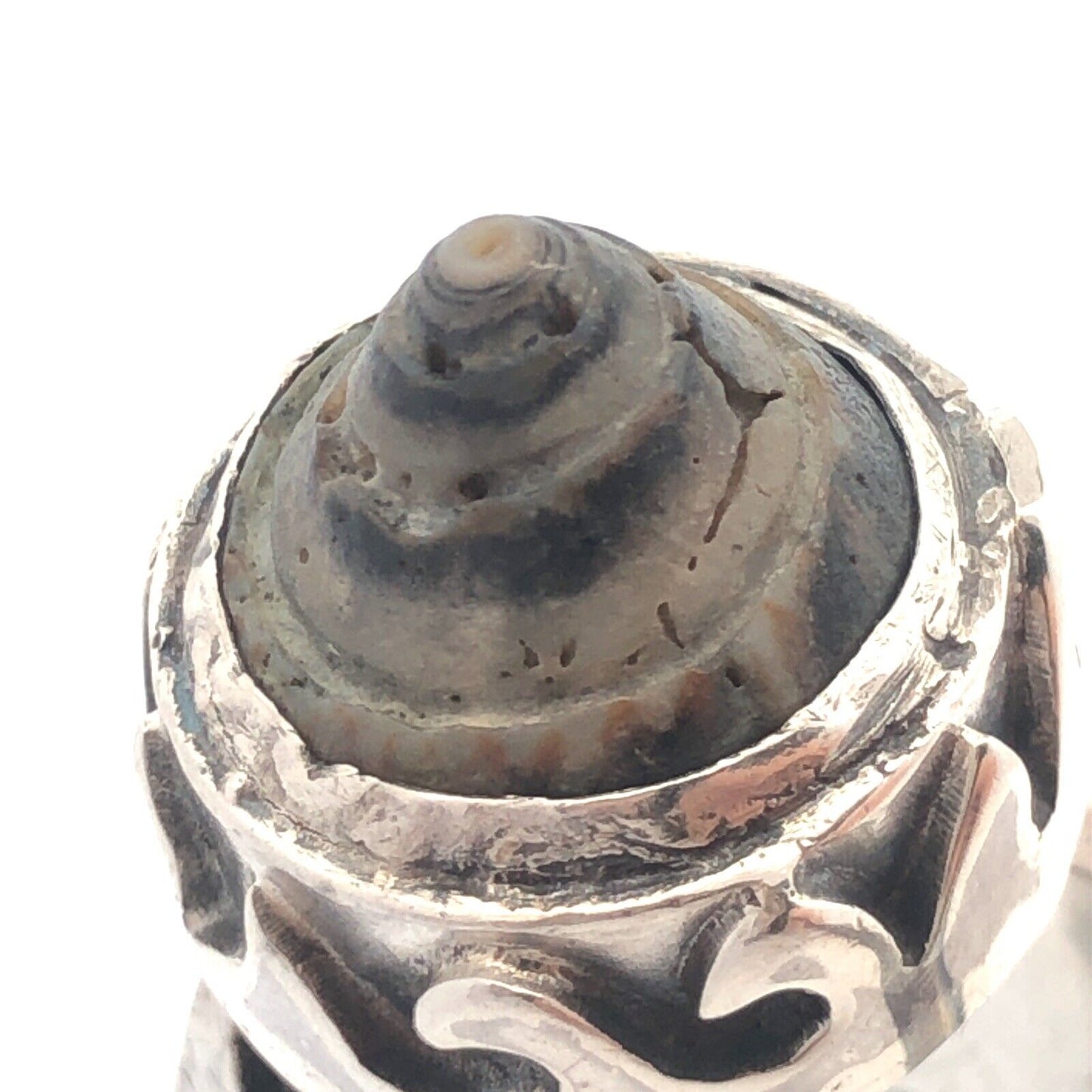 Vintage 925 Sterling Silver Round Grey Spiral Shell Wave Beach Statement Ring