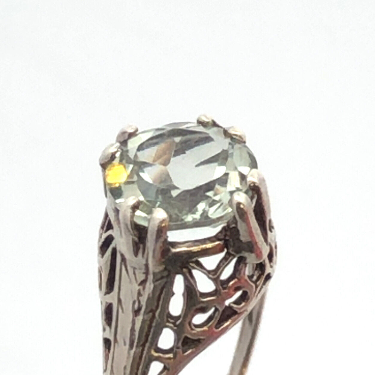 Vintage 14K White Gold Round Green Amethyst Solitaire Filigree Detail Ring