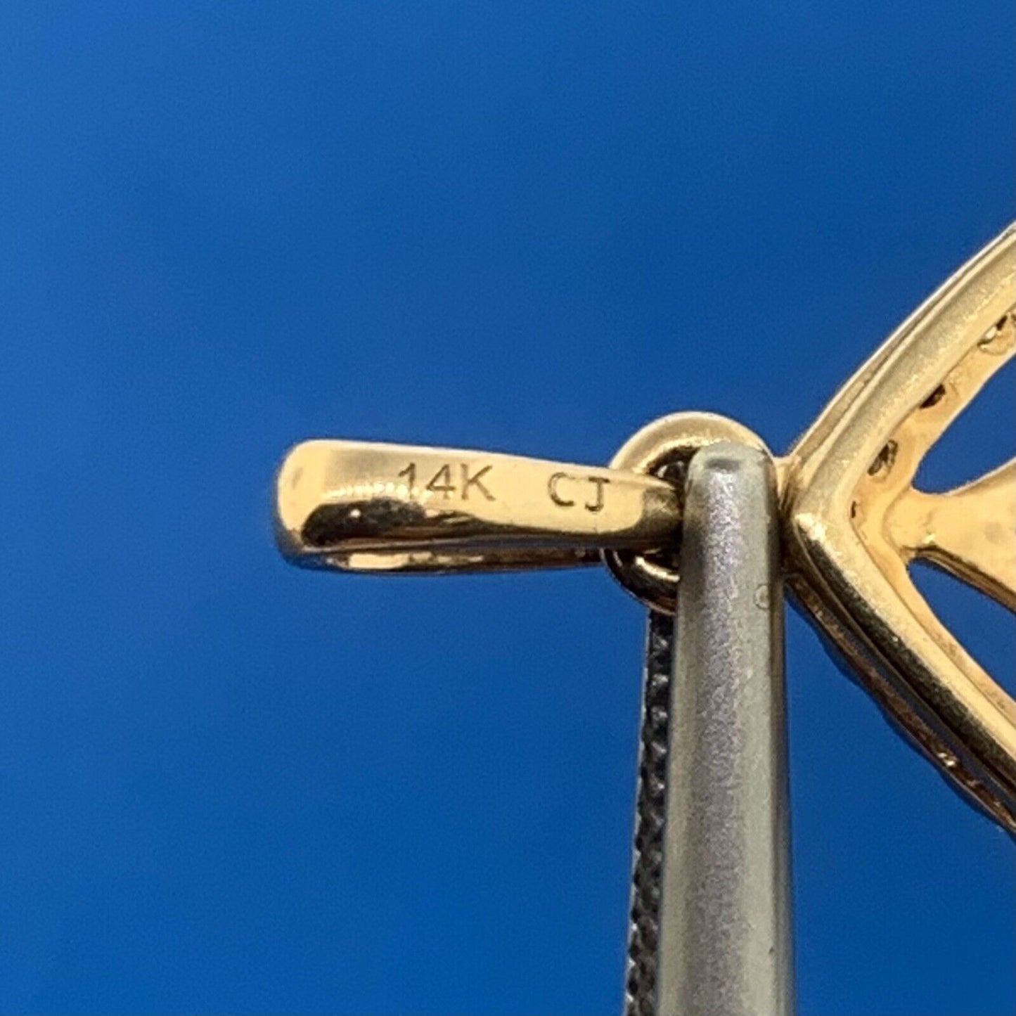 14K Yellow Gold Pear Shaped Garnet Round Diamond Accented Teardrop Pendant