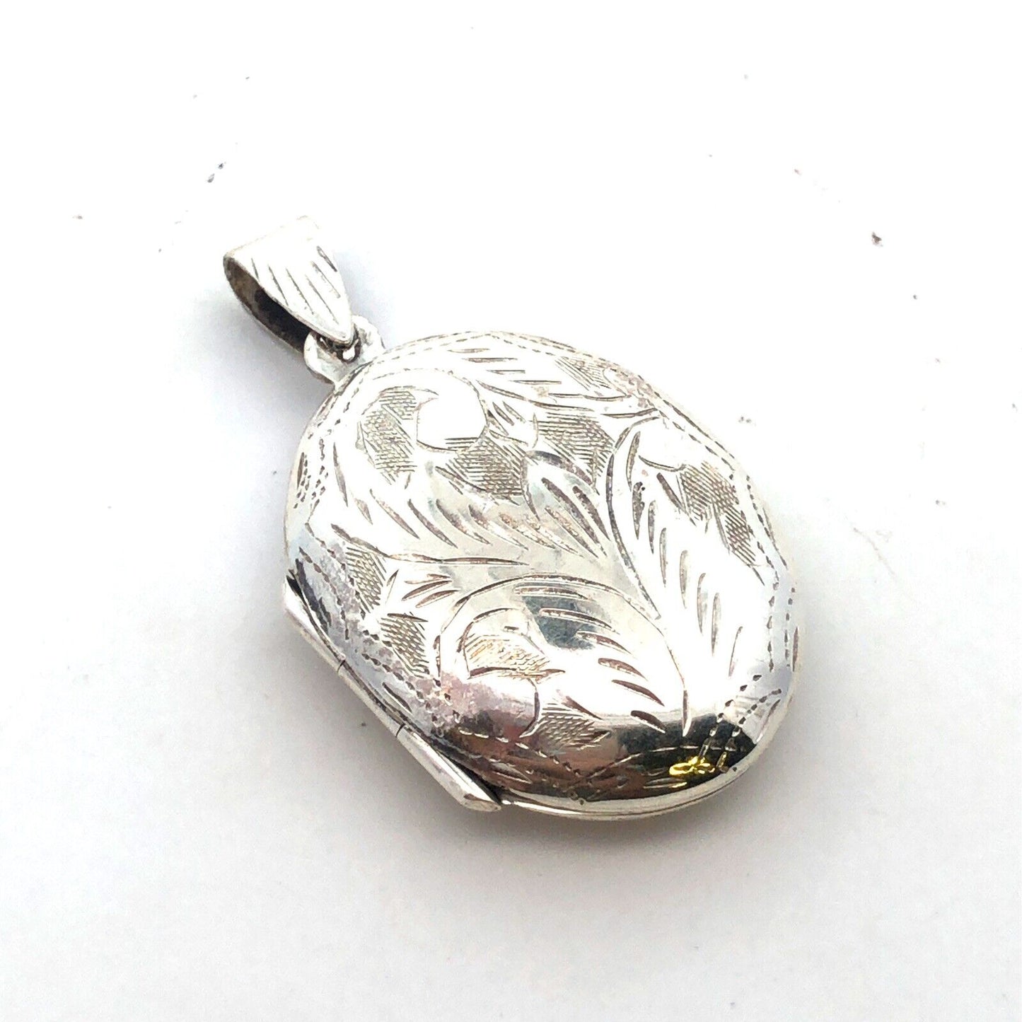 Vintage 925 Sterling Silver Etched Vine Filigree Oval Picture Locket Pendant