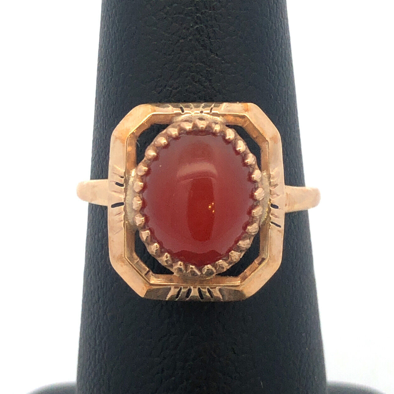 Vintage Designer 10K Yellow Gold Oval Red Carnelian Cabochon Ring