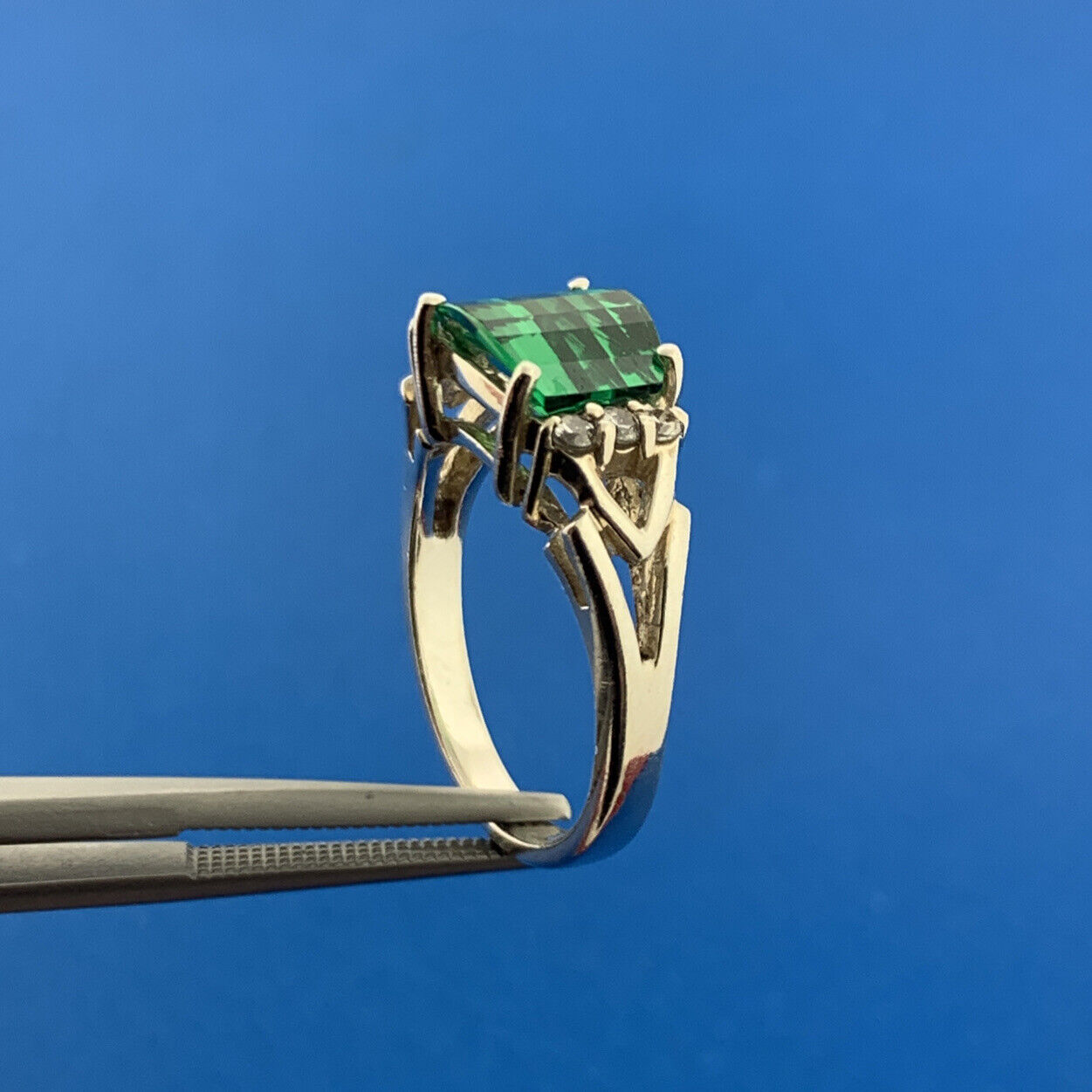 Designer Sterling Silver 925 Green White Diamonique Cubic Zirconia Cocktail Ring