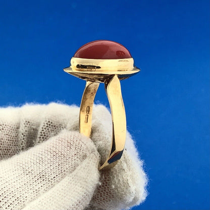 Retro 18K Yellow Gold Red Orange Coral Oval Cabochon Modernist Cocktail Ring