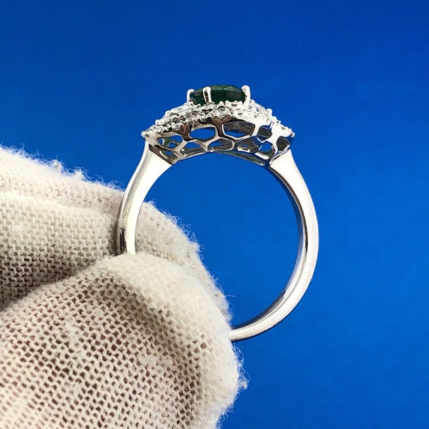 Stunning 18K White Gold Emerald Diamond Triple Halo May Anniversary Ring Size 6