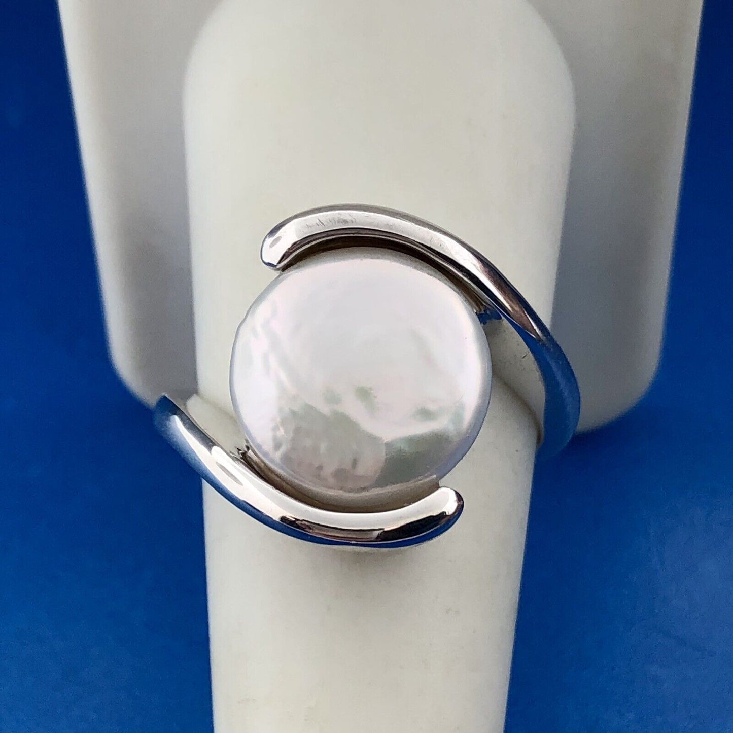 Designer 925 Sterling Silver White Abalone Cabochon Modernist Bypass Ring