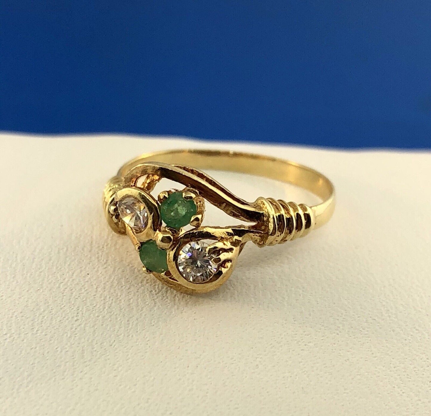 Vintage 18K Yellow Gold Cubic Zirconia Emerald Anniversary Modernist Bypass Ring