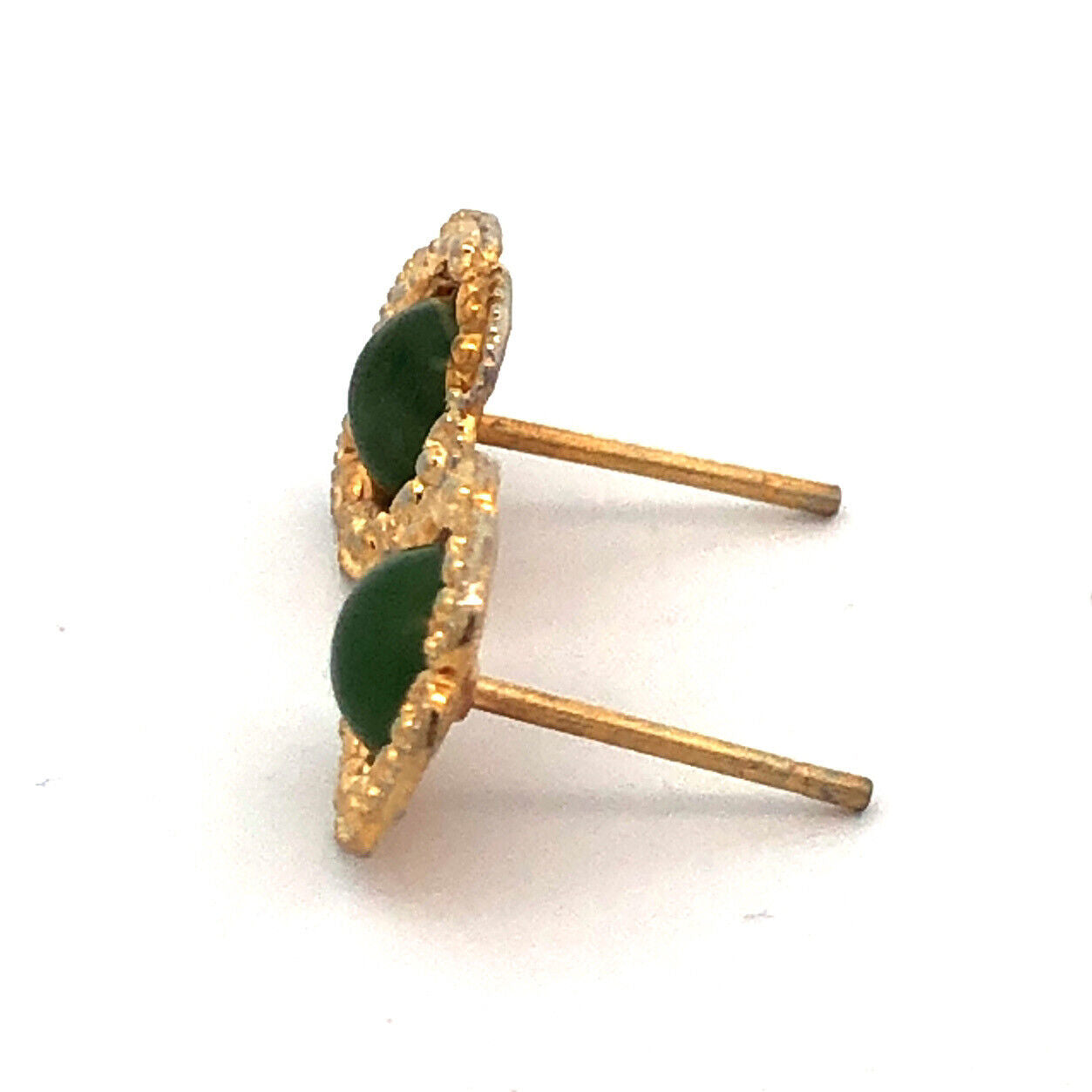 Vintage 14K Yellow Gold Round Cabochon Jade Flower Shaped Stud Earrings