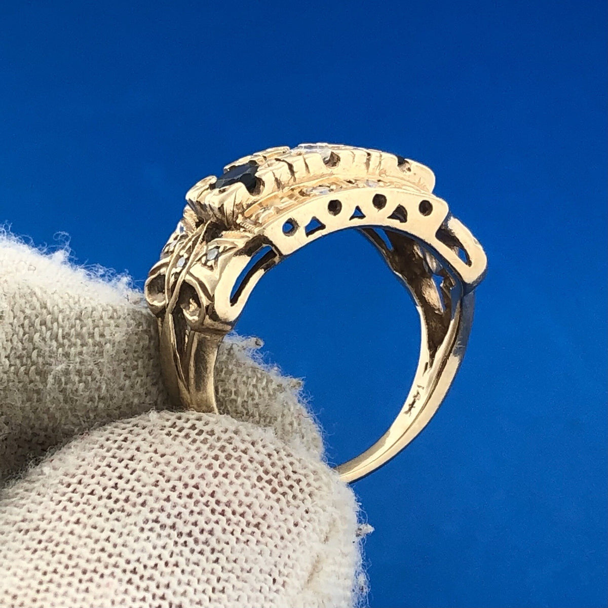 Art Deco Art Nouveaux 14K Yellow Gold Sapphire Diamond Etruscan Dome Ring