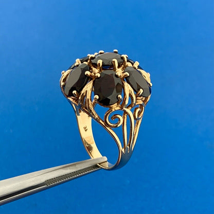 Retro 10K Yellow Gold Oval Garnet Floral Cluster January Occasion Cocktail Ring