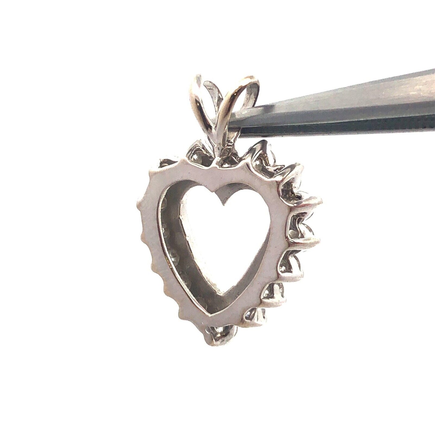 Gorgeous 14k White Gold Round Cut Diamond Heart Romantic Anniversary Pendant