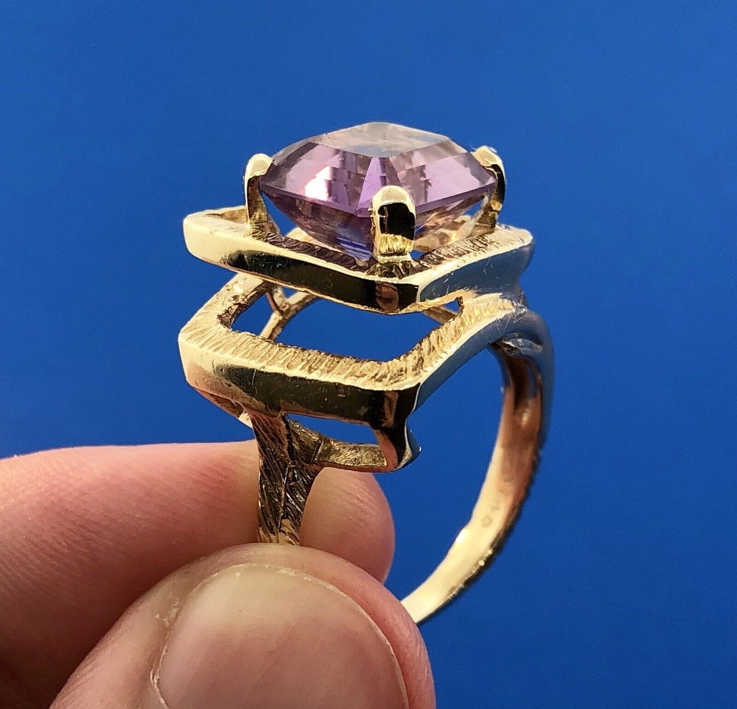 Retro Modernist 10K Yellow Gold Amethyst Solitaire Statement Free Form Ring