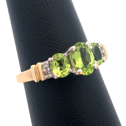 Stunning 10K Yellow Gold Oval Peridot Diamond Birthday Anniversary Ring