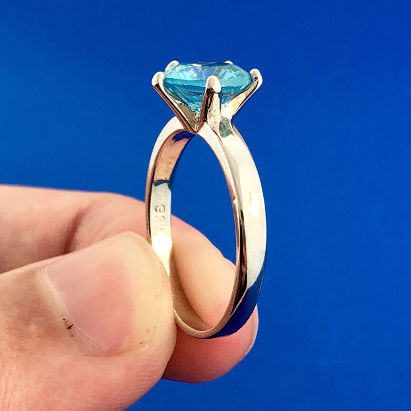 Stunning 925 Sterling Silver Aqua Blue Cubic Zirconia Solitaire Promise Ring