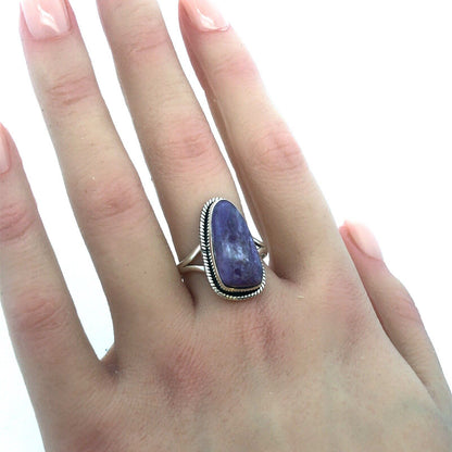 925 Sterling Silver Oval Cabochon Purple Charoite Twist Detail Ring