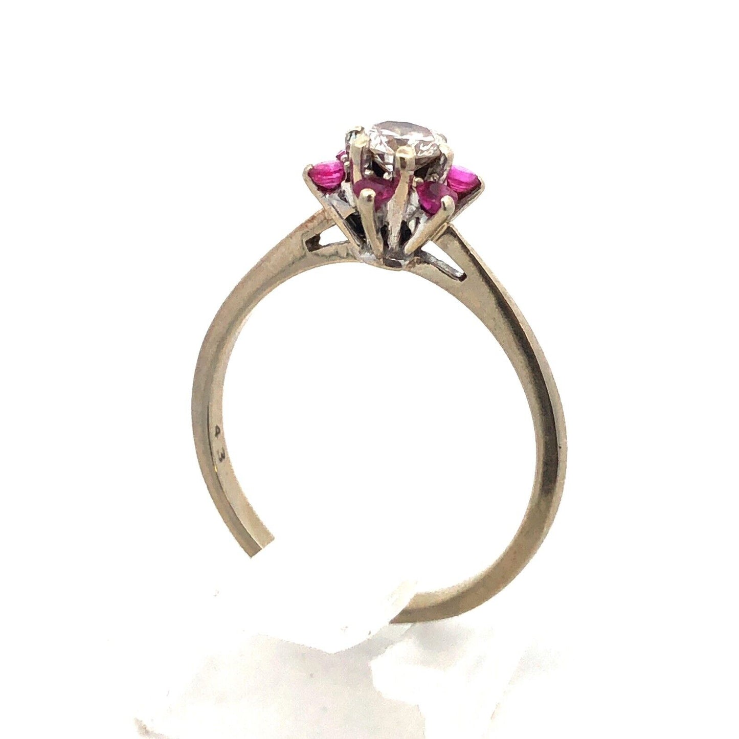 Gorgeous 18K Yellow Gold Round Cut Diamond Pink Ruby Flower Cluster Ring