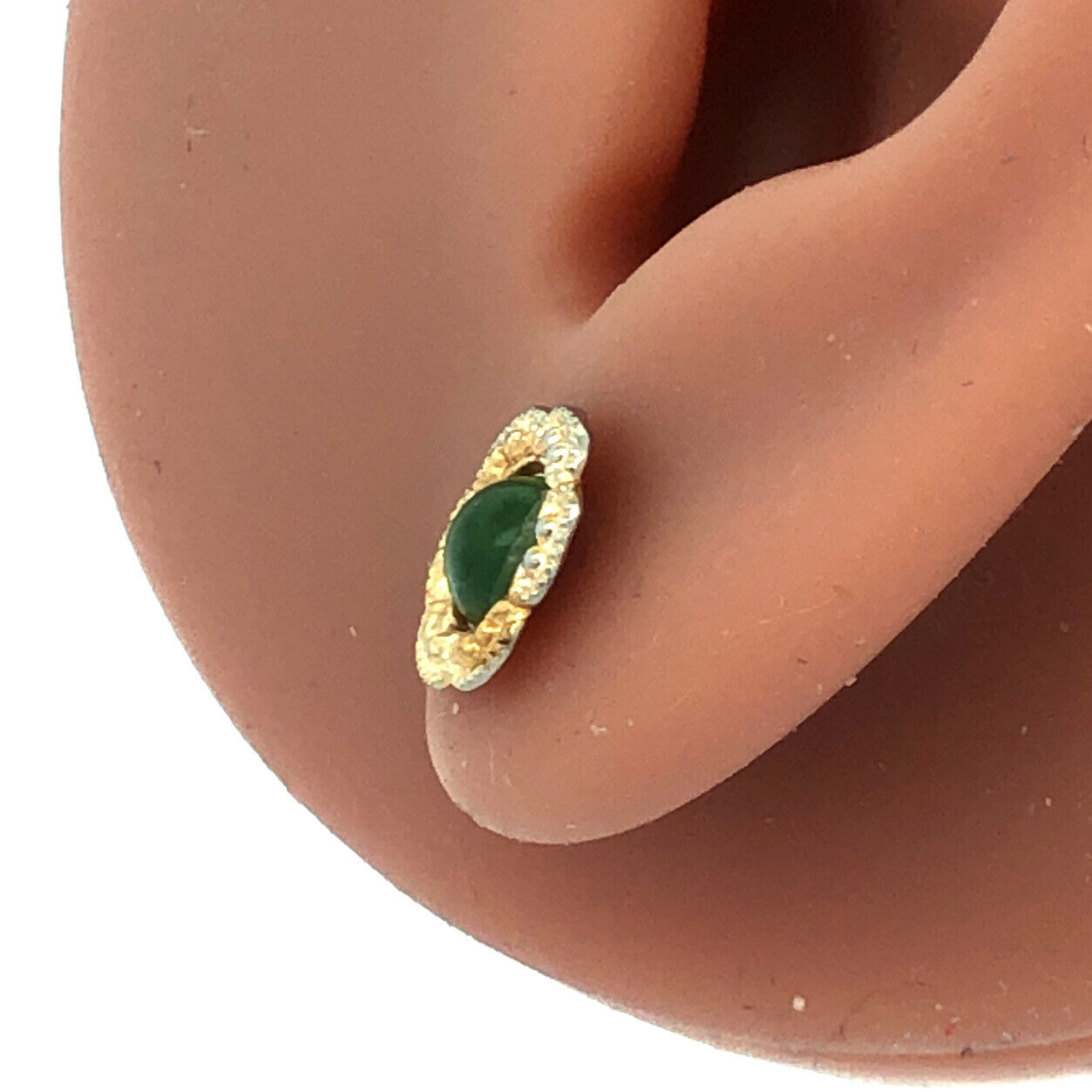 Vintage 14K Yellow Gold Round Cabochon Jade Flower Shaped Stud Earrings