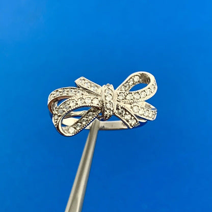 Designer Gorgeous 14k White Gold Round Sparkling CZ Tied Ribbon Ring Size 6