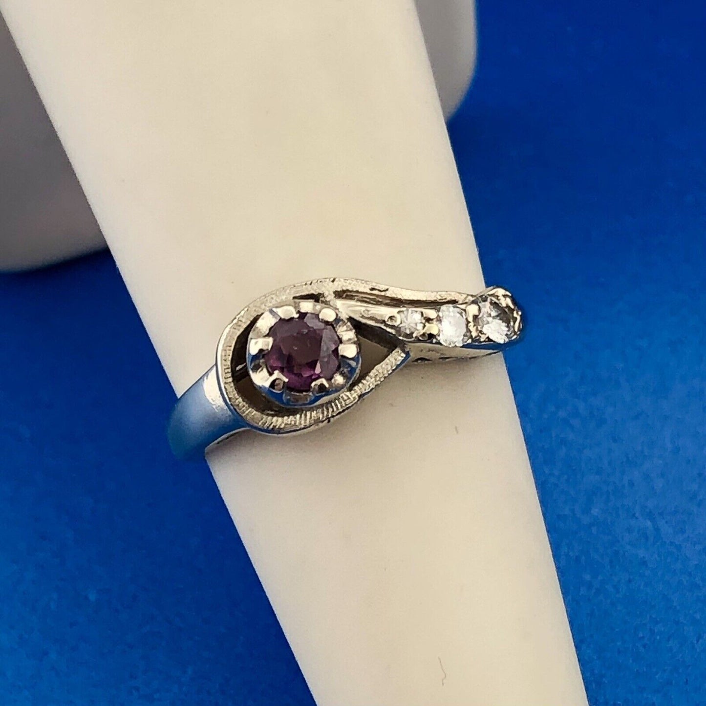 Modernist 14k White Gold Round Cut Pink Ruby Diamond Accent Ring Size 4.75