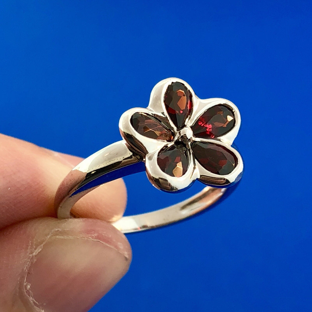 Designer 925 Sterling Silver Garnet Flower January Birthday Occasion Ring