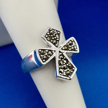 Spectacular 925 Sterling Silver Marcasite Cross Religious Communion Easter Ring