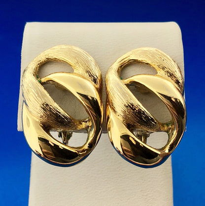 Vintage Designer Signed Napier Gold Tone Knotted Fashion Screw Back Earrings