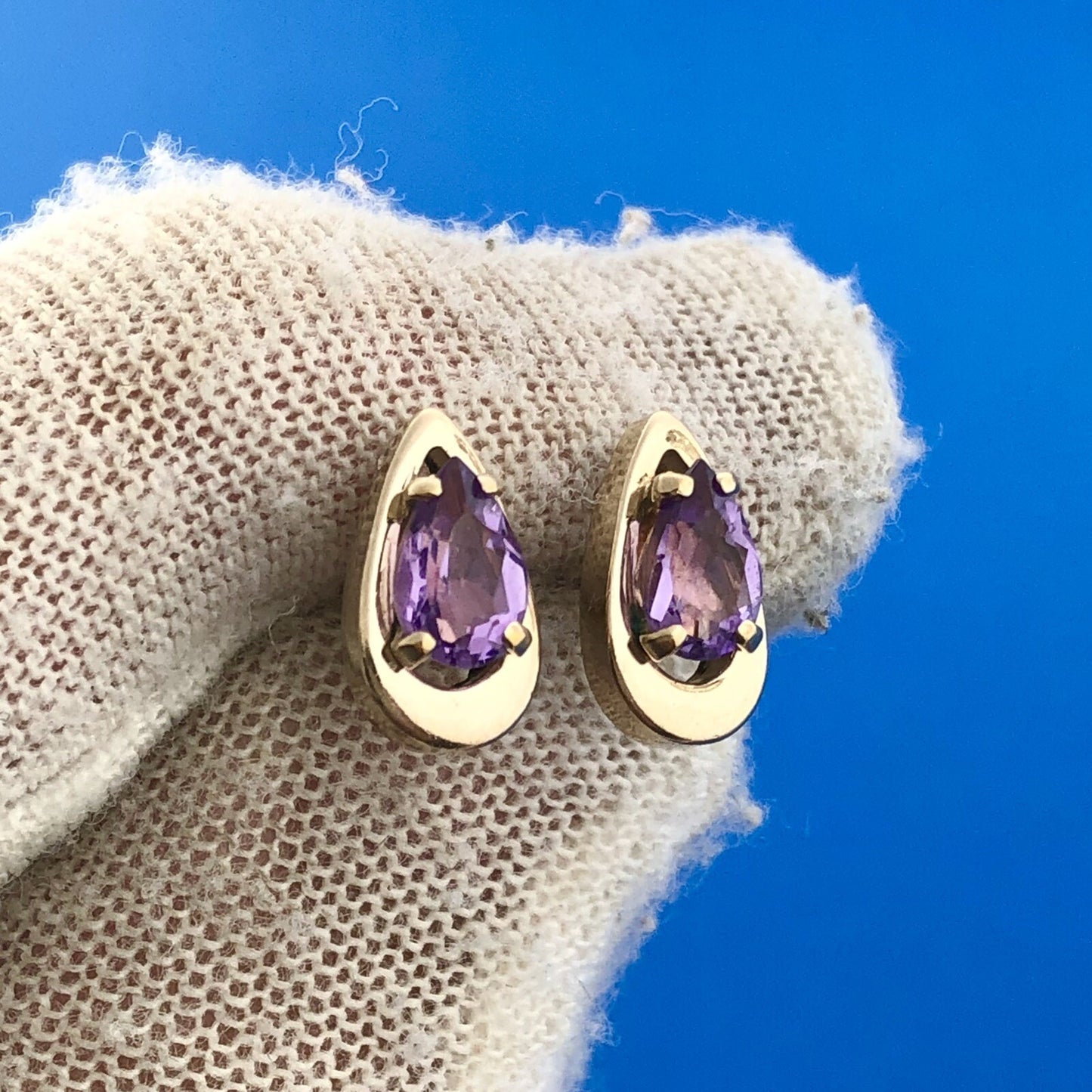 Vintage Stunning 10k Yellow Gold Pear Cut Amethyst Tear Drop Stud Earrings