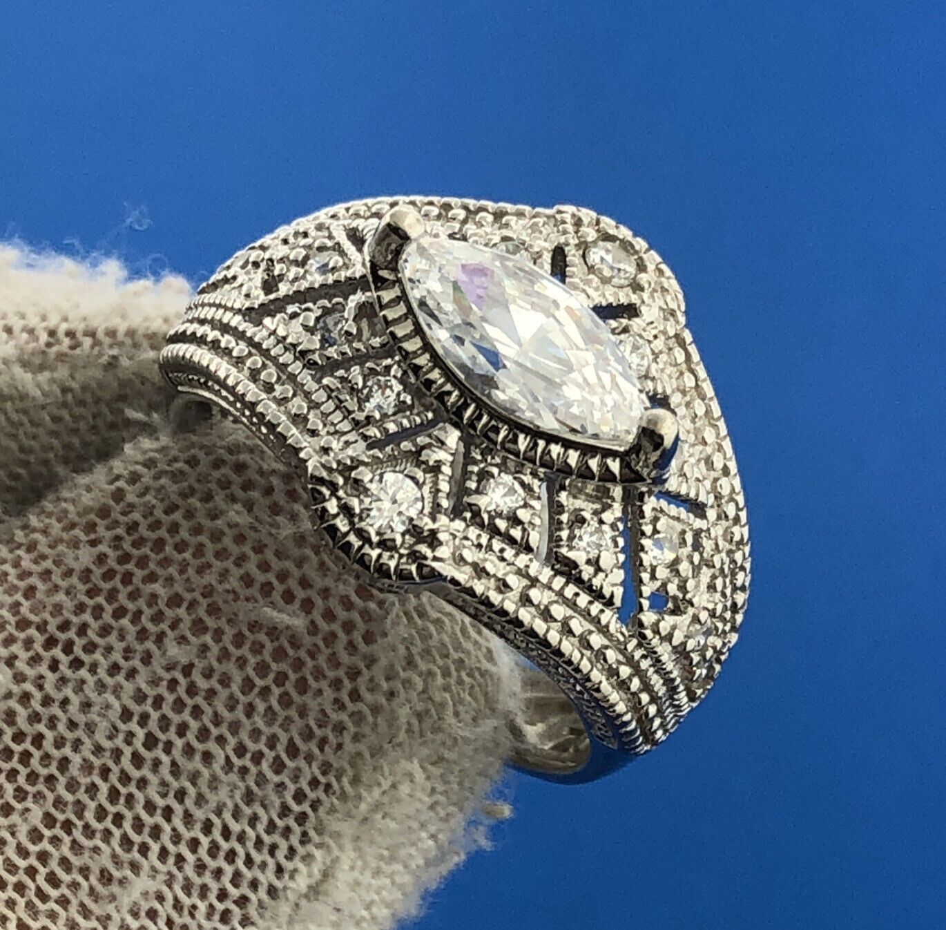 Stunning Sterling Silver 925 Sparkling Marquise Cut CZ Statement Ring Size 8