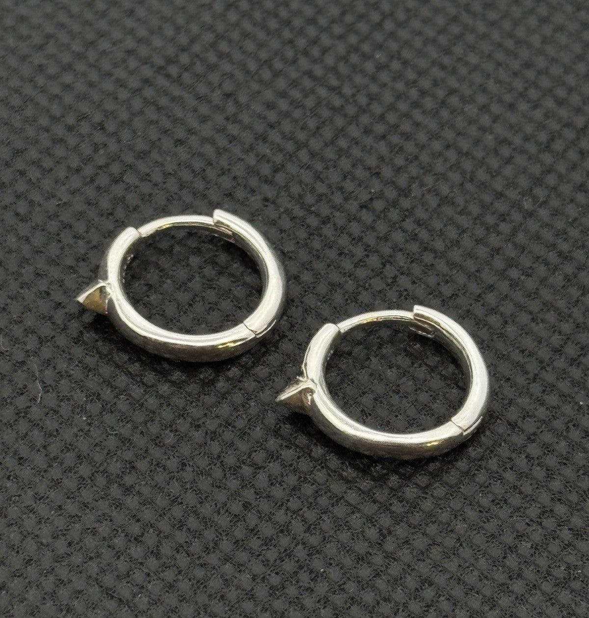 Designer Kendra Scott 925 Sterling Silver Polished Spiked Huggie Hoop Earrings