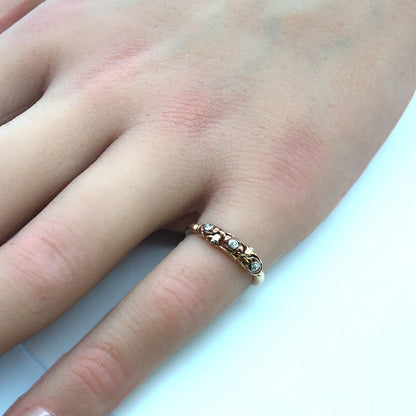 Vintage 14K Yellow Rose Gold Diamond Flower Textured Band Ring