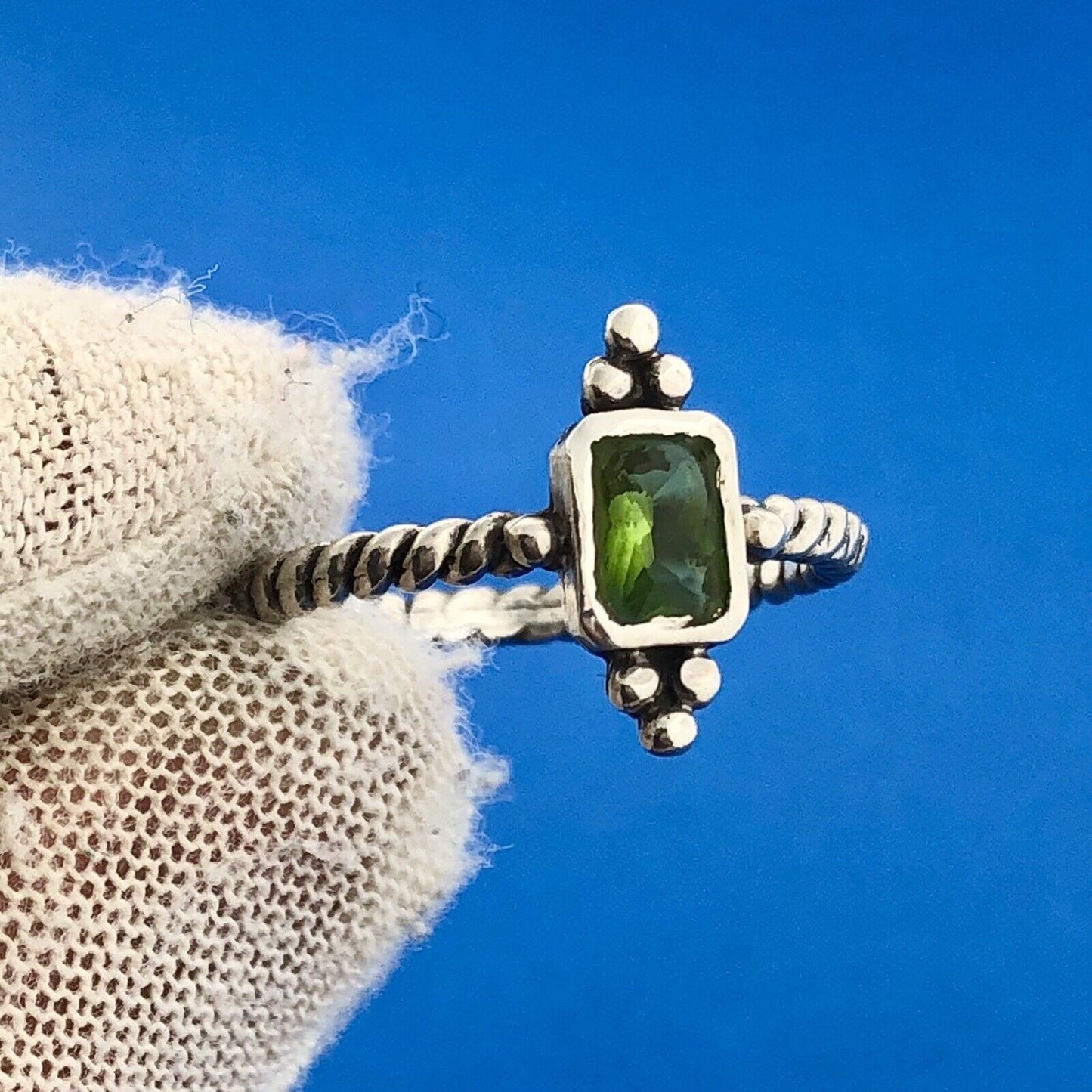Classic 925 Sterling Silver Peridot Rectangle Bead Work Cable Band Ring