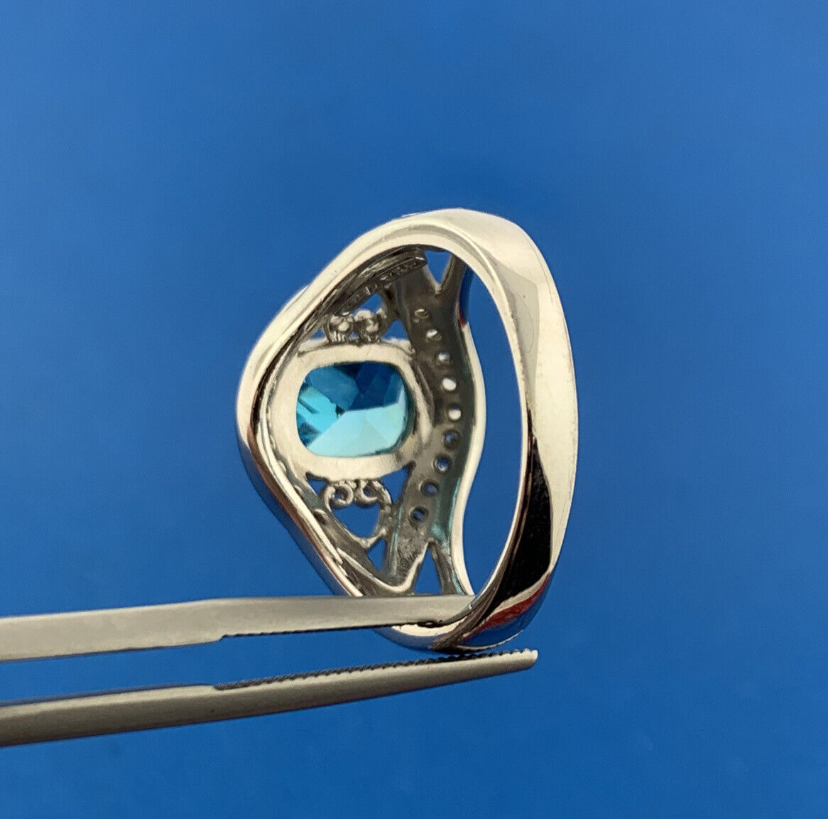 Designer 925 Sterling Silver Aqua Oval Cubic Zirconia White CZ Accent Ring