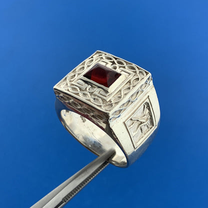 Stunning Sterling Silver 925 Cabochon Red Garnet Square Celtic Ring Size 7.75