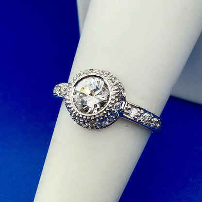 Stunning Sterling Silver Cubic Zirconia CZ Solitaire W/Accents Engagement Ring