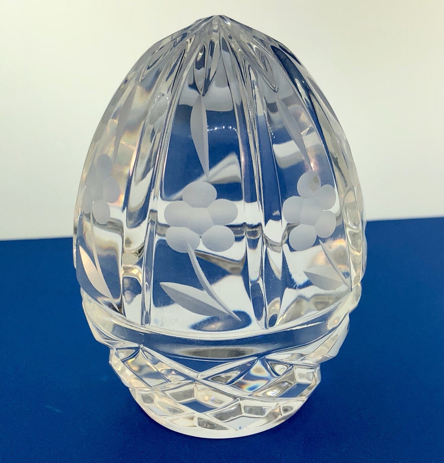 Vintage Handcrafted Poland 24% PbO Crystal Annual Egg Figurine Paperweight