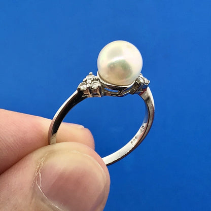 Elegant 14K White Gold Pearl Diamond Bridal Sweetheart Anniversary Ring