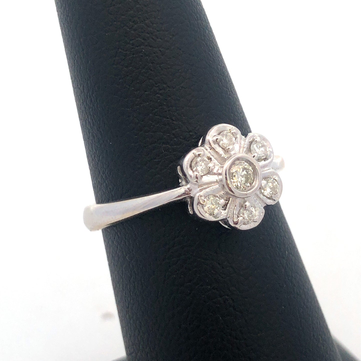 Vintage 14K White Gold Diamond Flower Cluster Sweetheart Promise Engagement Ring