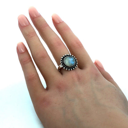 Vintage 925 Sterling Silver Round Cabochon Moonstone Solitaire Ring