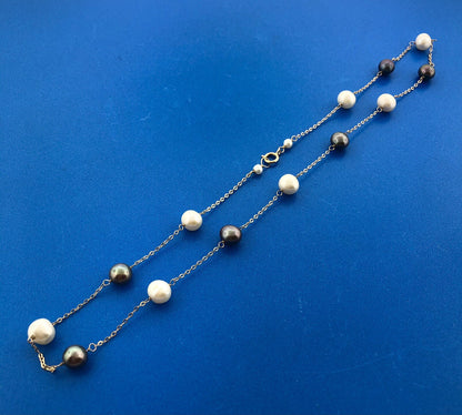 Designer 14K Yellow Gold Black And White Pearl Station Oval Link Necklace