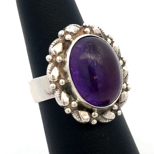 Vintage 925 Sterling Silver Oval Cabochon Amethyst Textured Ring
