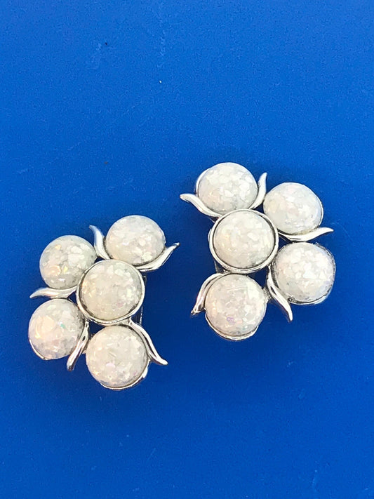 Selro Selini Silver Tone White Confetti Lucite Cabochon Modernist Clip Earrings