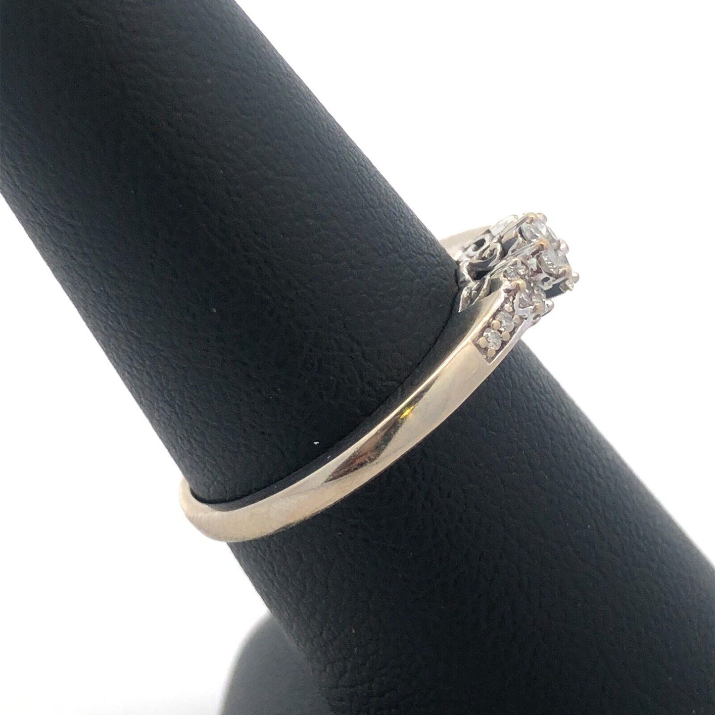 Designer 10k White Gold Round Cut Diamond Promise Cluster Engagement Ring Size 7
