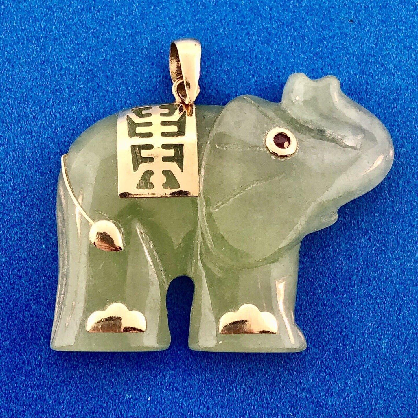 Vintage 14K Yellow Gold Carved Jade Jadeite Ruby Eye Elephant Good Luck Pendant