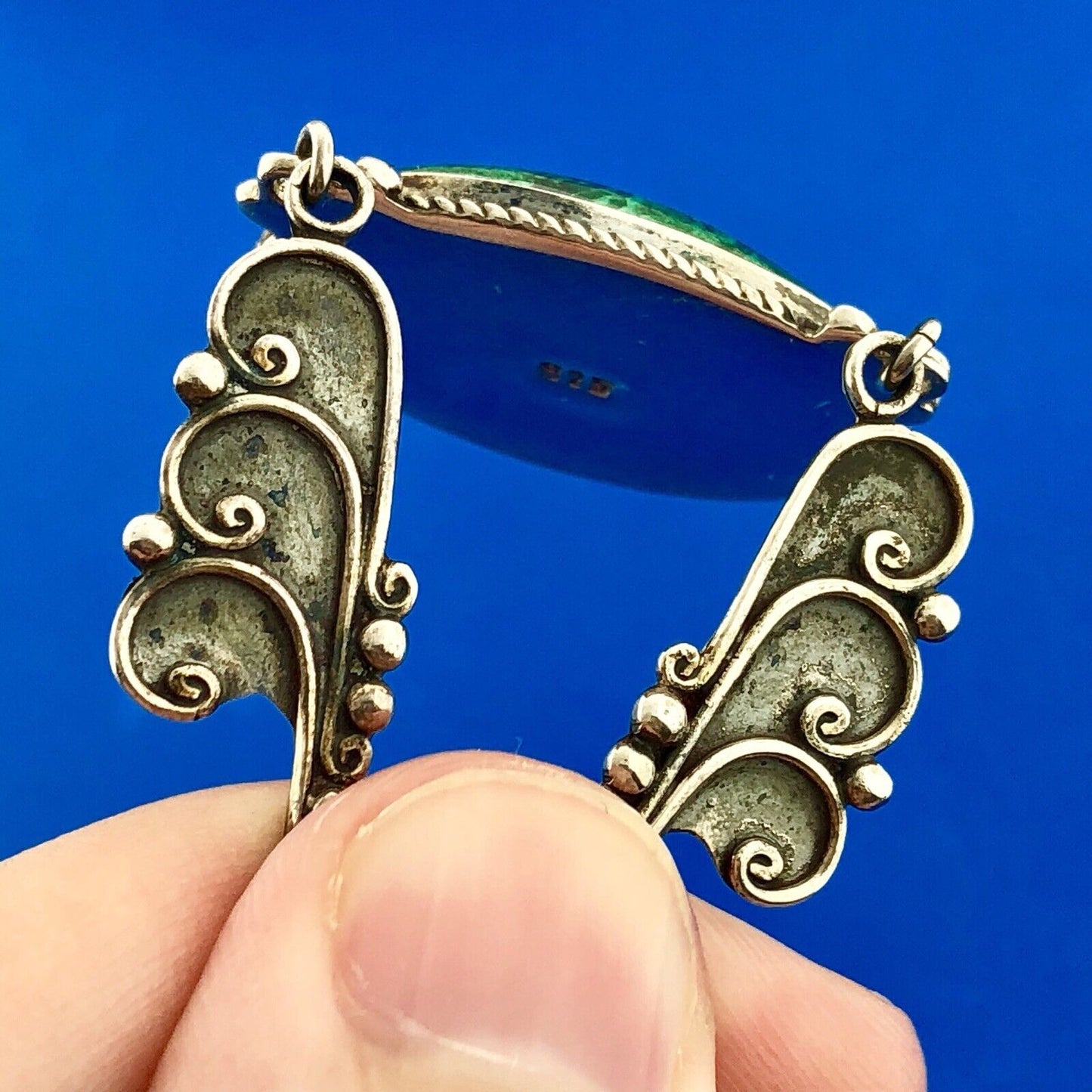 Vintage 925 Sterling Silver Dark Green Maw Sit Sit Oval Cabochon Scroll Necklace