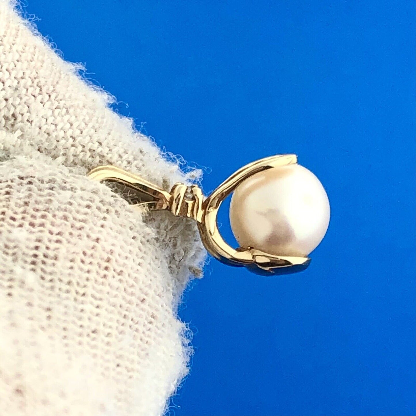 14K Yellow Gold Pearl Solitaire Diamond Accent Bridal June Occasion Pendant