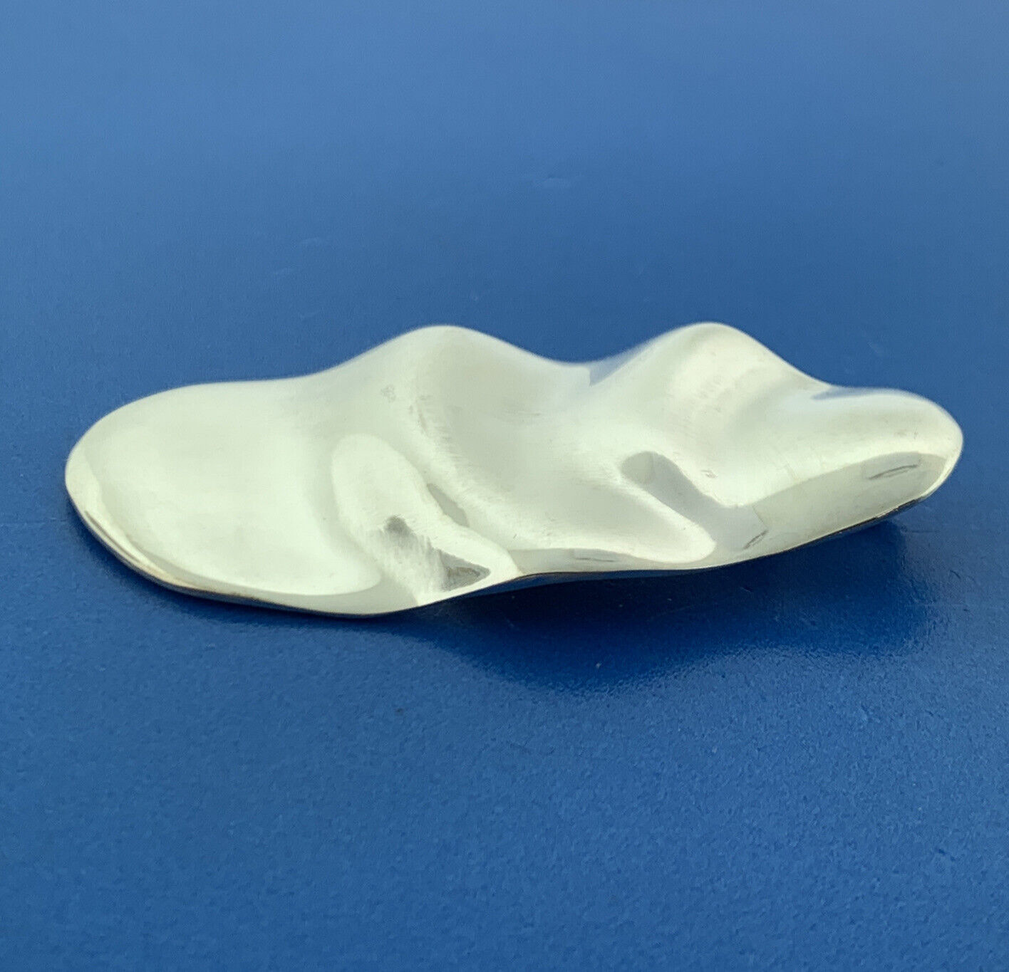 Designer Stunning Sterling Silver 925 Abstract Oval Crunched Wavy Pendant