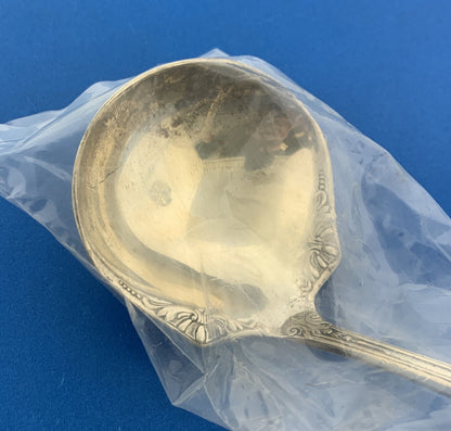 Designer Wallace Sterling Silver 925 Rose Point Pattern 6-1/4" Solid Gravy Ladle