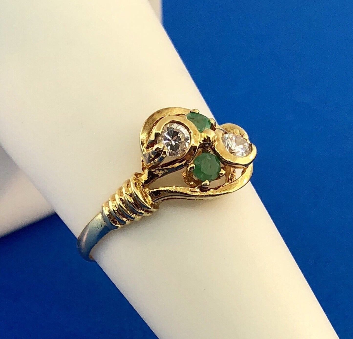Vintage 18K Yellow Gold Cubic Zirconia Emerald Anniversary Modernist Bypass Ring