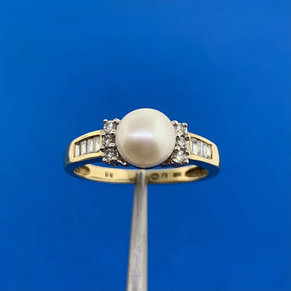 Designer 10K Yellow Gold Pearl Diamond Accented Size 7 Ring