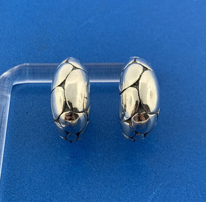 Vintage 925 Sterling Silver Pebbled Snake Skin 3 Dimensional Half Hoop Earrings